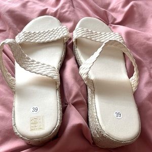 Women’s brand new wedge sandals size 8